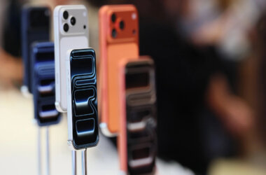 Apple ще пусне четири нови iPhone през 2026